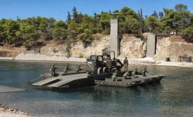 ΓΕΣ:  Οι Κομάντος του Ειδικού Τάγματος Μηχανικού σε δράση (βίντεο)